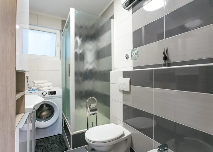 With Parking Space - 22452 Apartman