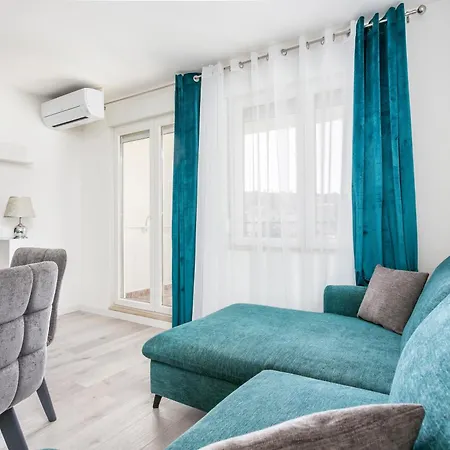 With Parking Space - 22452 Daire